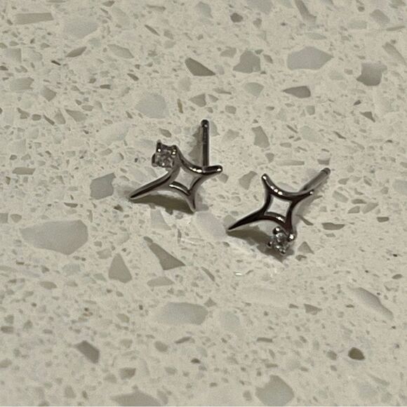 925 Sterling Silver Hollow Cubic Zirconia Star Design Stud Earrings - Picture 4 of 9